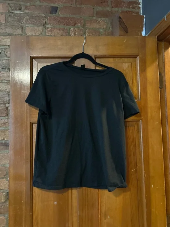 Women’s Crew Neck T-Shirts - Picture 3 of 4